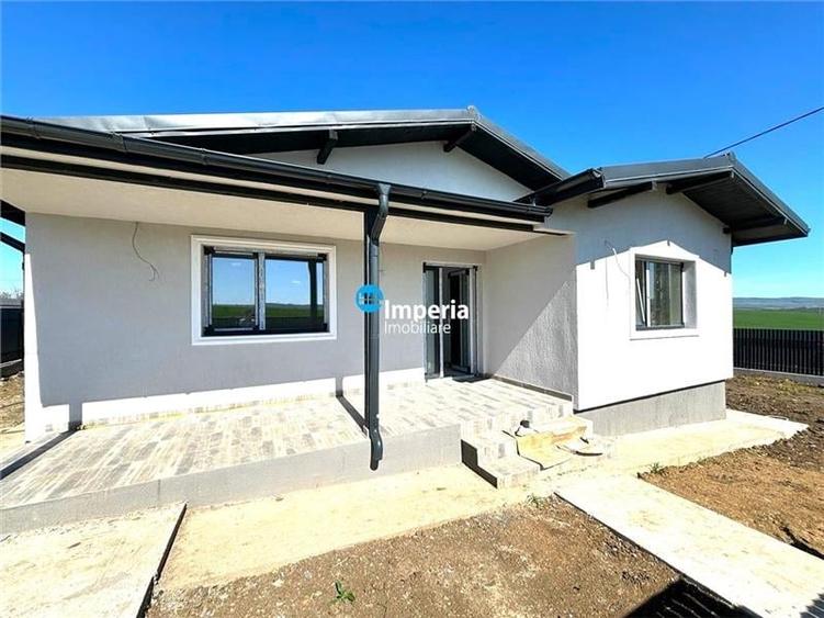 Casă individuală cu 3 camere cu Teren 450 Mp în Ciurbești