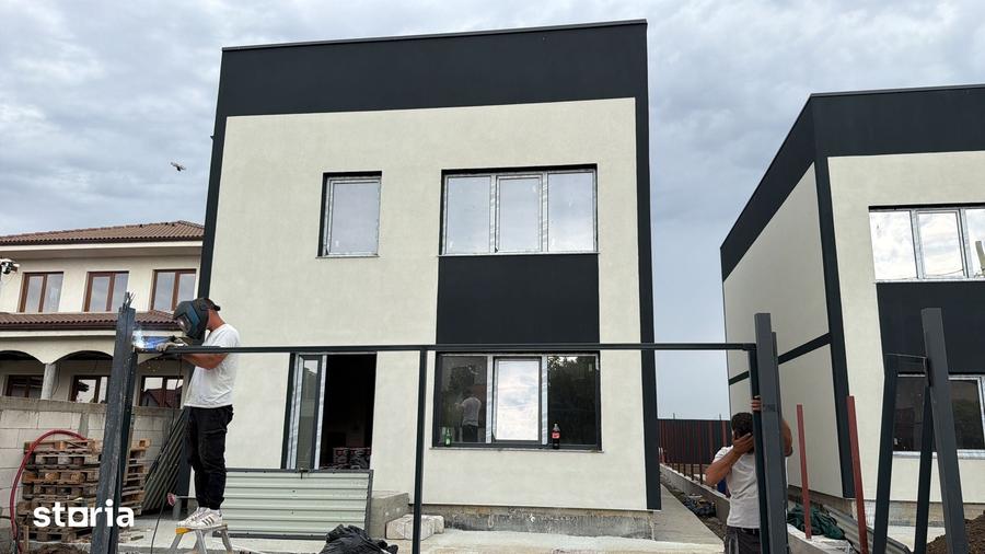 Casă cu 4 camere cu Teren 300 Mp în Cumpăna