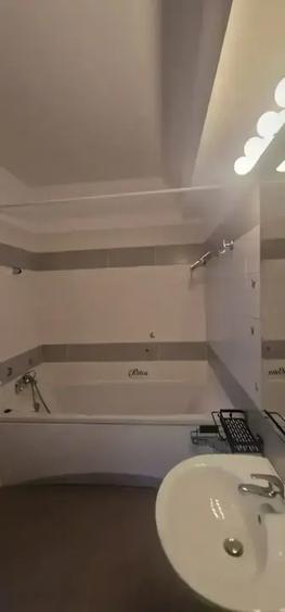 Apartament cu 2 camere nedecomandat, mobilat în Parcul Carol