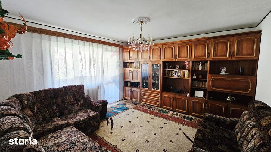 Apartament cu 4 camere în Mărăței