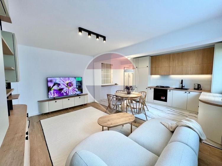 Apartament cu 2 camere decomandat, mobilat în P-ța Mihai Viteazul