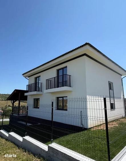 Casă cu 4 camere în Chinteni