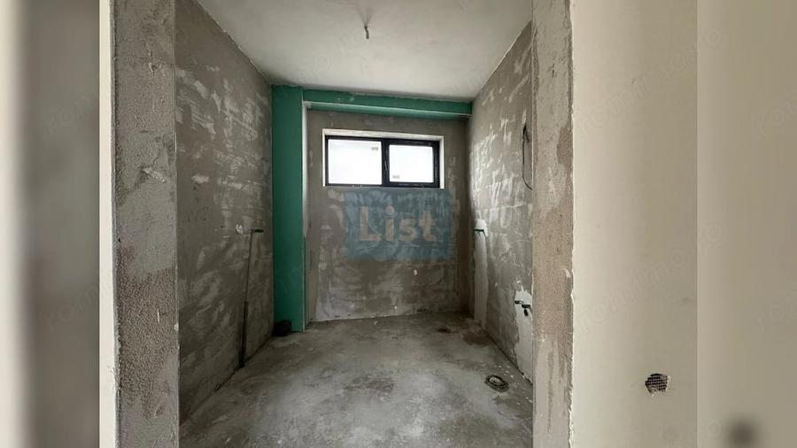 Apartament cu 3 camere semidecomandat în Nord