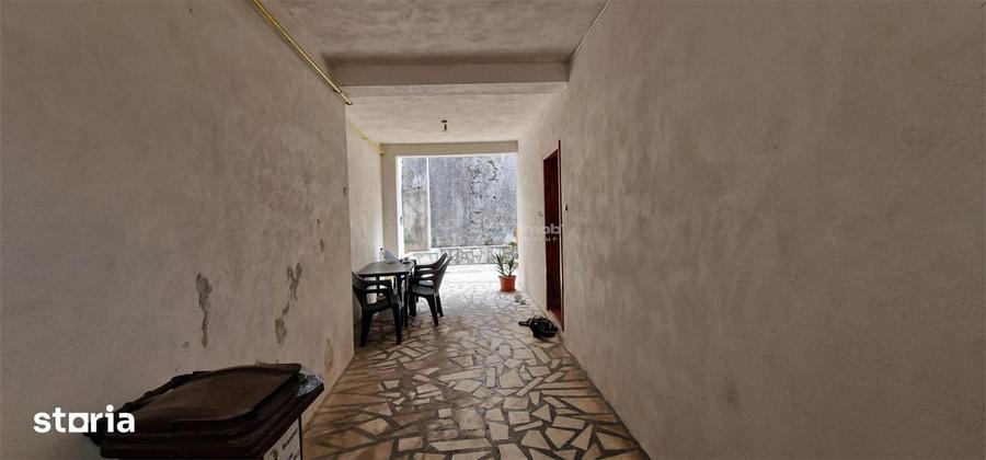 Casă cu 5 camere cu Teren 565 Mp în Central