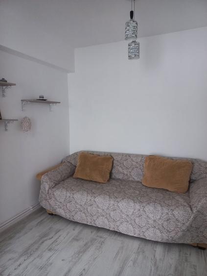 Garsonieră decomandată în Cornitoiu