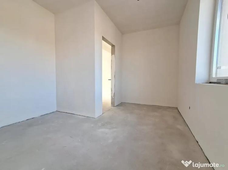 Casă cu 5 camere cu Teren 601 Mp în Central