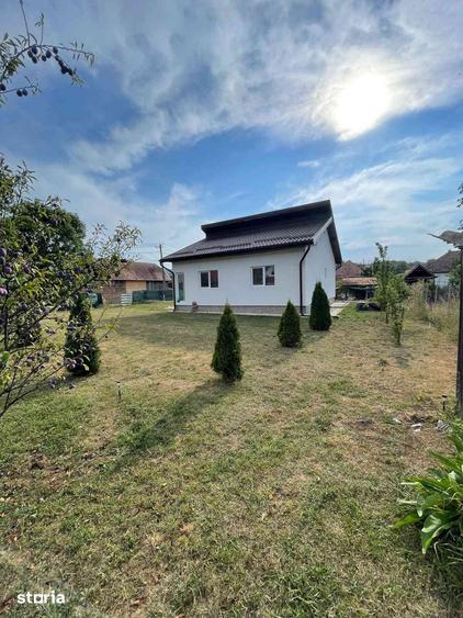 Casă cu 2 camere cu Teren 841 Mp în Ceuaș