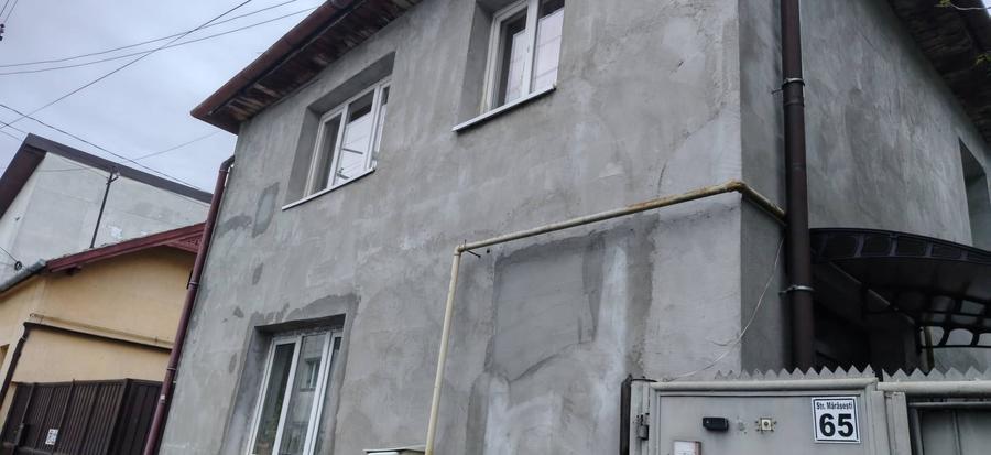 Casă cu 2 camere cu Teren 600 Mp în Central