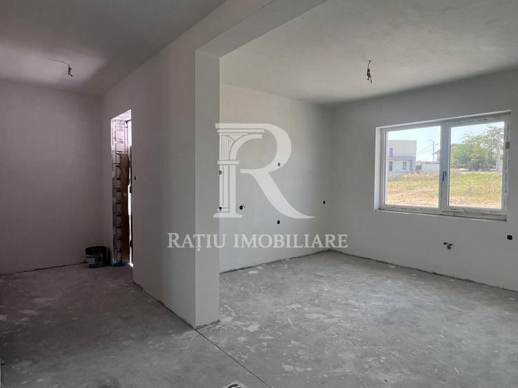 Casă individuală cu 4 camere cu Canalizare în Dealuri Oradea