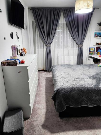 Apartament cu 3 camere decomandat în Letea Veche
