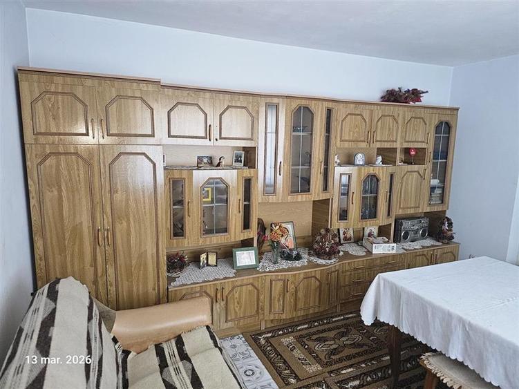 Apartament cu 3 camere decomandat în Podul de Piatră