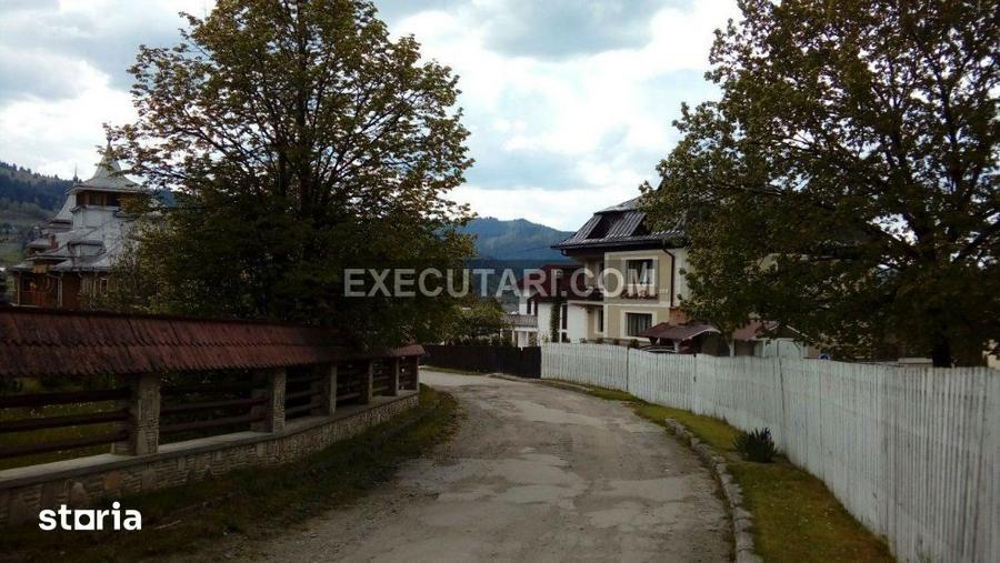 Casă cu 5 camere cu Teren 250 Mp în Central