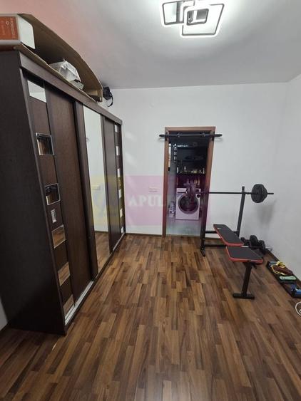 Apartament cu 3 camere decomandat în Titan