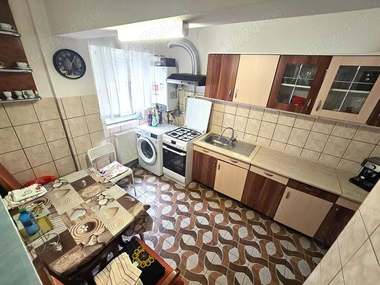Apartament cu 3 camere în Micro 15