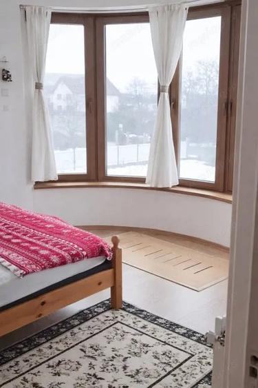 Casă cu 7 camere cu Teren 1300 Mp în Cornetu
