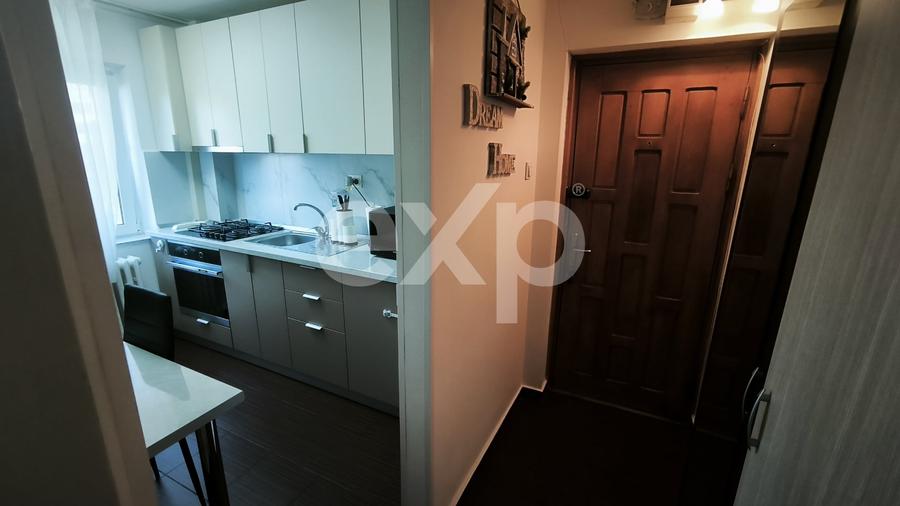 Apartament cu 2 camere semidecomandat, mobilat în Trivale