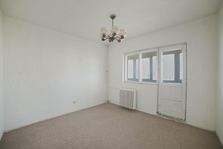 Apartament cu 4 camere decomandat în Colentina
