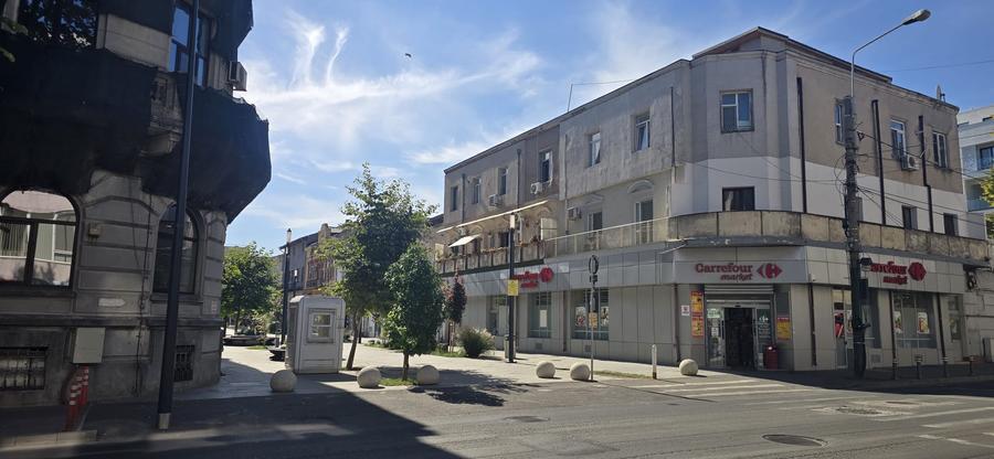 Apartament cu 2 camere decomandat în Ultracentral