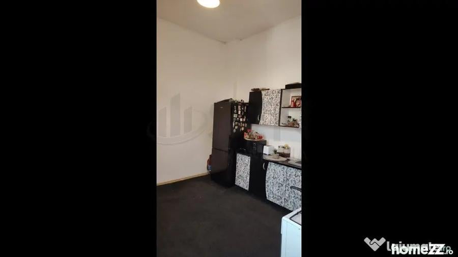 Apartament cu 3 camere semidecomandat în Armeneasca
