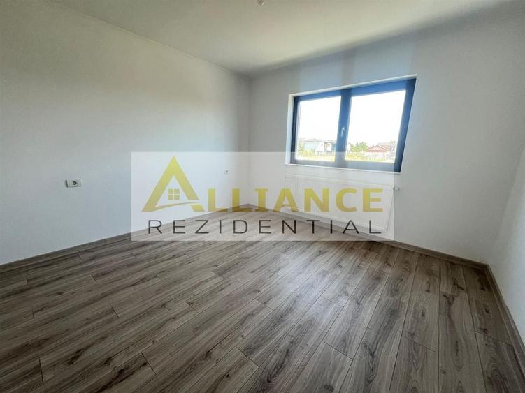 Casă individuală cu 4 camere decomandat cu Canalizare în Berceni