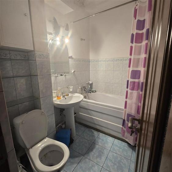 Apartament cu 2 camere semidecomandat în Piața Unirii