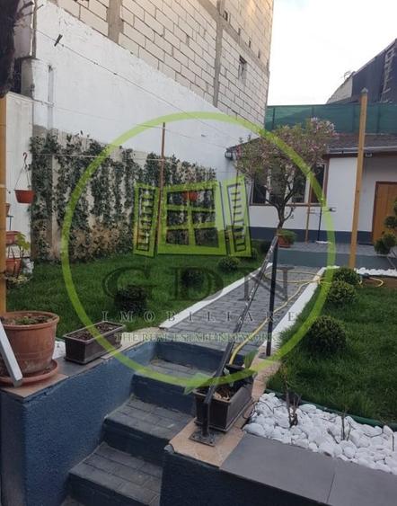 Casă individuală cu 4 camere cu Canalizare în Trei Stejari