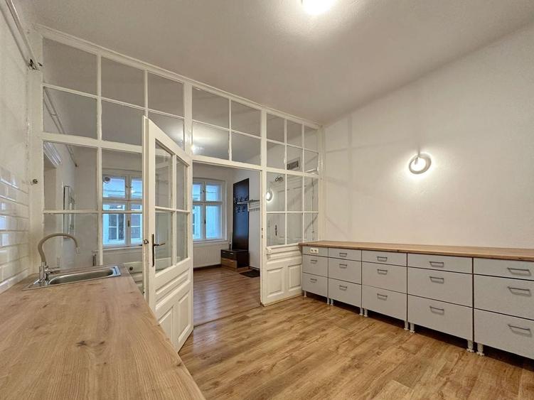 Apartament cu 3 camere circular, mobilat în Centrul Istoric