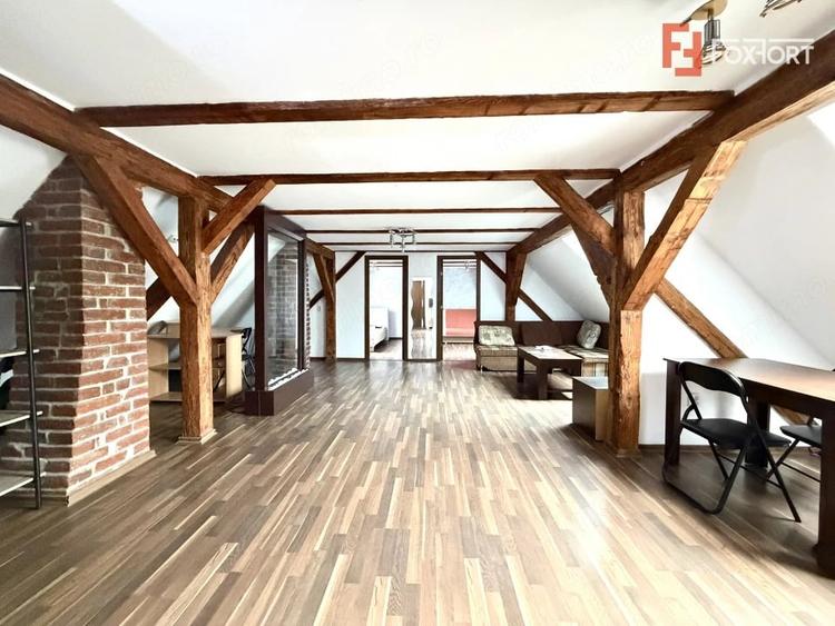 Apartament cu 3 camere decomandat în Complex Studențesc