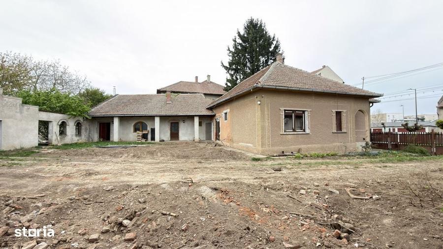 Casă cu 4 camere în Central