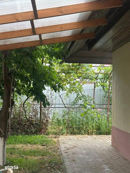 Casă cu 3 camere cu Teren 1500 Mp în Central