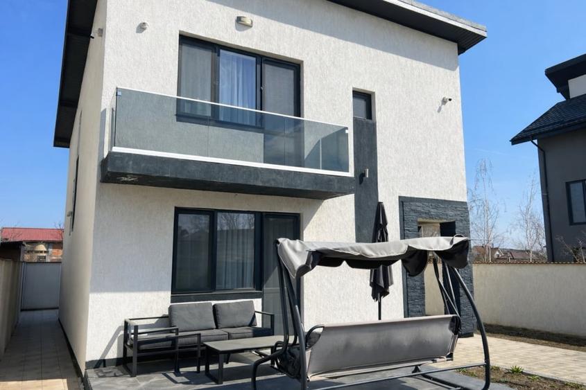 Casă individuală cu 4 camere cu Canalizare în Exterior Est