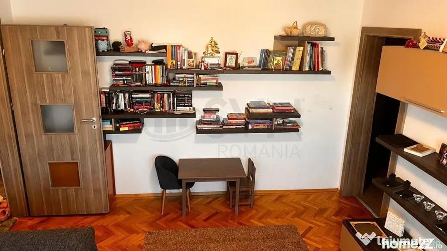 Apartament cu 3 camere semidecomandat în Ștefan cel Mare