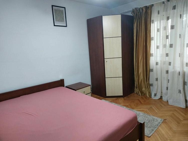 Apartament cu 3 camere decomandat în Lazaret