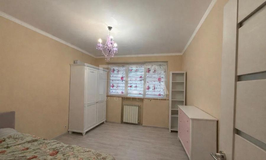 Apartament cu 3 camere semidecomandat, mobilat în Dorobanți