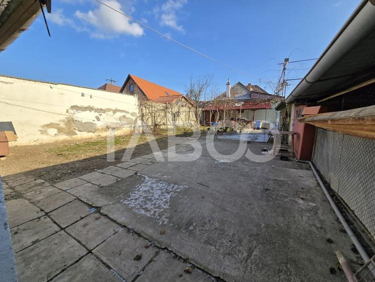 Casă individuală cu 4 camere cu Canalizare în Gușterița
