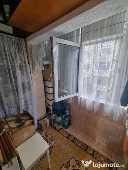 Apartament cu 4 camere decomandat în Poarta 6