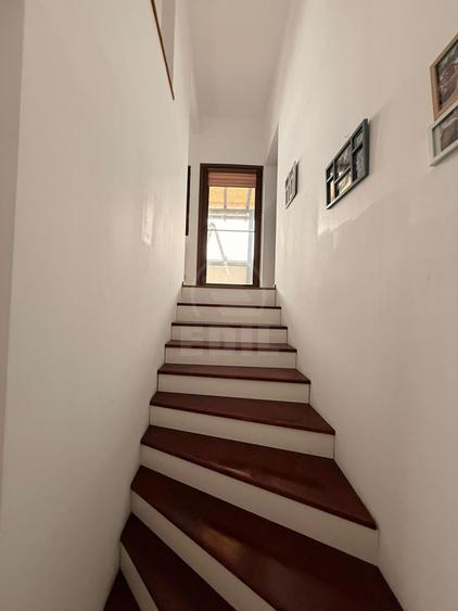 Casă individuală cu 5 camere cu Canalizare în Gilău