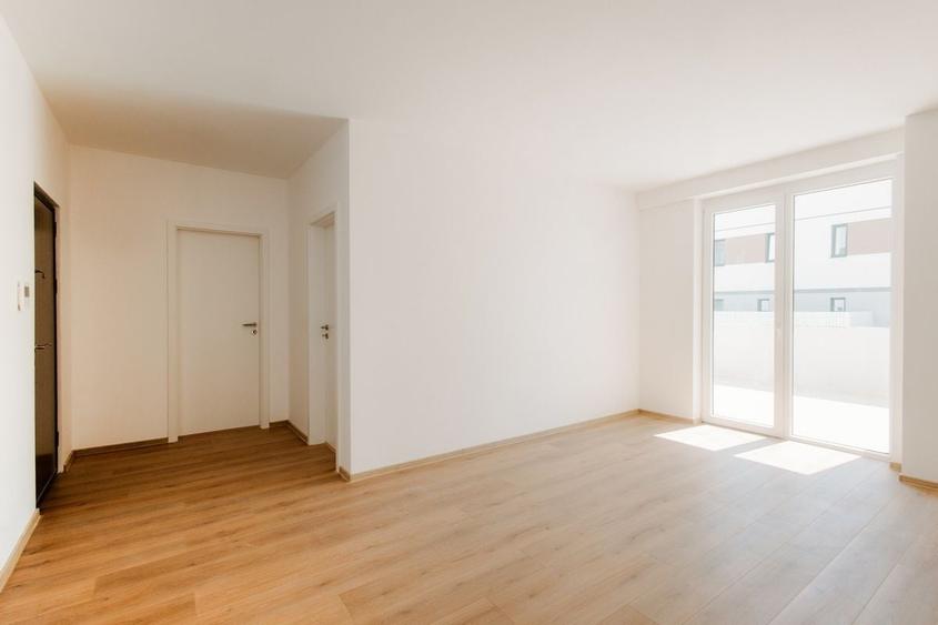 Penthouse cu 3 camere decomandat în Aradului