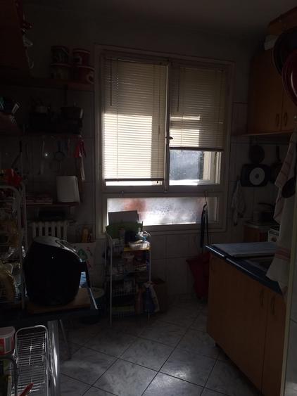 Apartament cu 3 camere semidecomandat în Floreasca