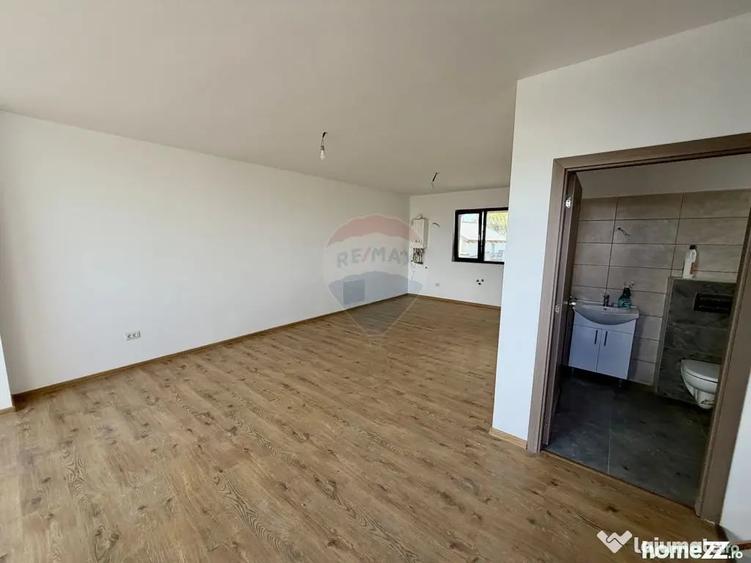 Casă cu 3 camere cu Teren 400 Mp în Golești