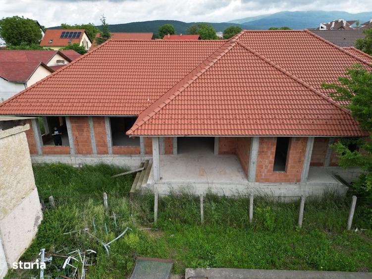 Casă cu 4 camere în Sânzieni