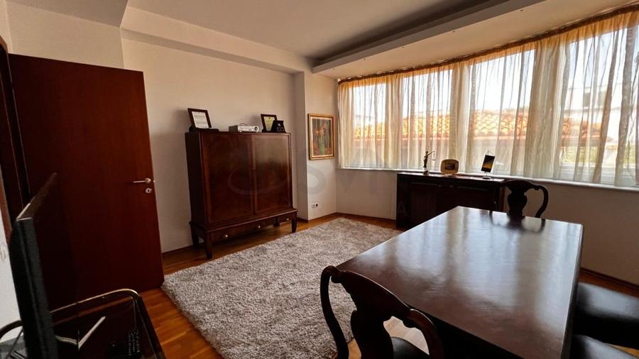 Apartament cu 3 camere decomandat, mobilat în Primăverii