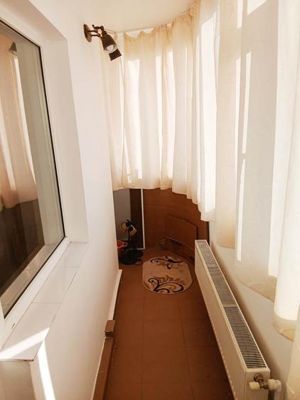 Apartament cu 3 camere decomandat în Piața Centrală