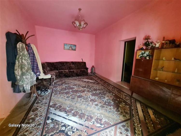 Casă individuală cu 4 camere cu Canalizare în Horia