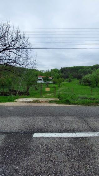 Casă cu 4 camere în Cotmeana