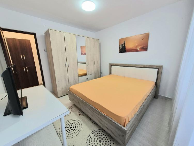 Apartament cu 3 camere semidecomandat în Țiglina 1