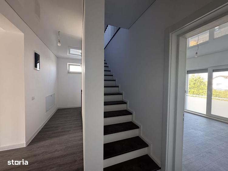 Casă cu 4 camere cu Teren 480 Mp în Mogoșoaia