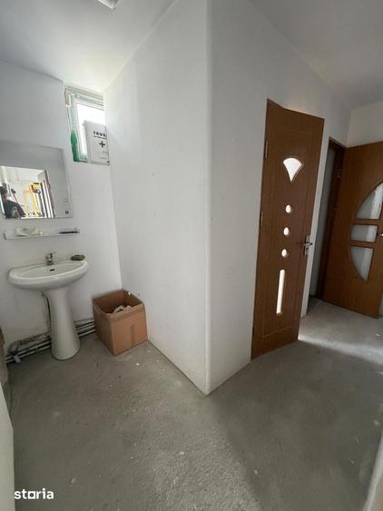 Spațiu comercial, de 460 mp, în Chiajna