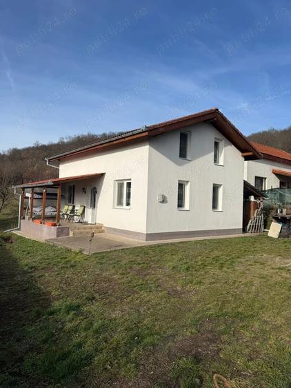 Casă cu 2 camere în Central