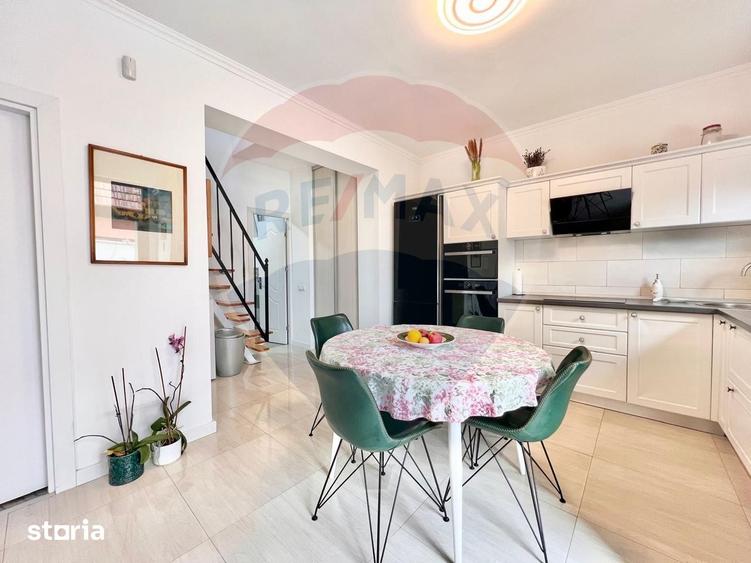 Apartament cu 5 camere, mobilat în Central